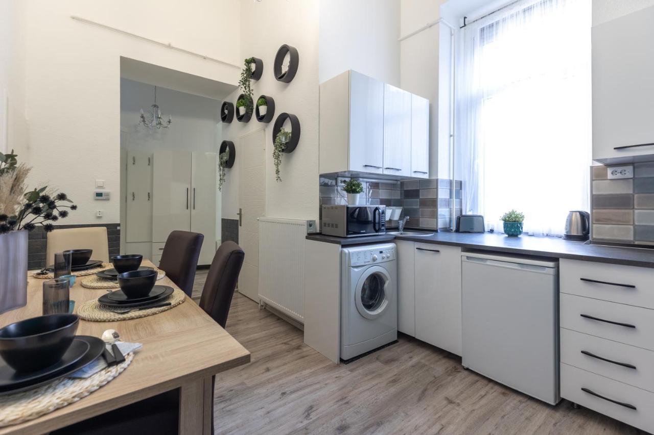 Urban Oasis Apartment Budapest Luaran gambar
